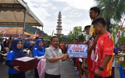 SMA N 1 Tukka Juara 1 Lomba Lari Marathon 5 KM